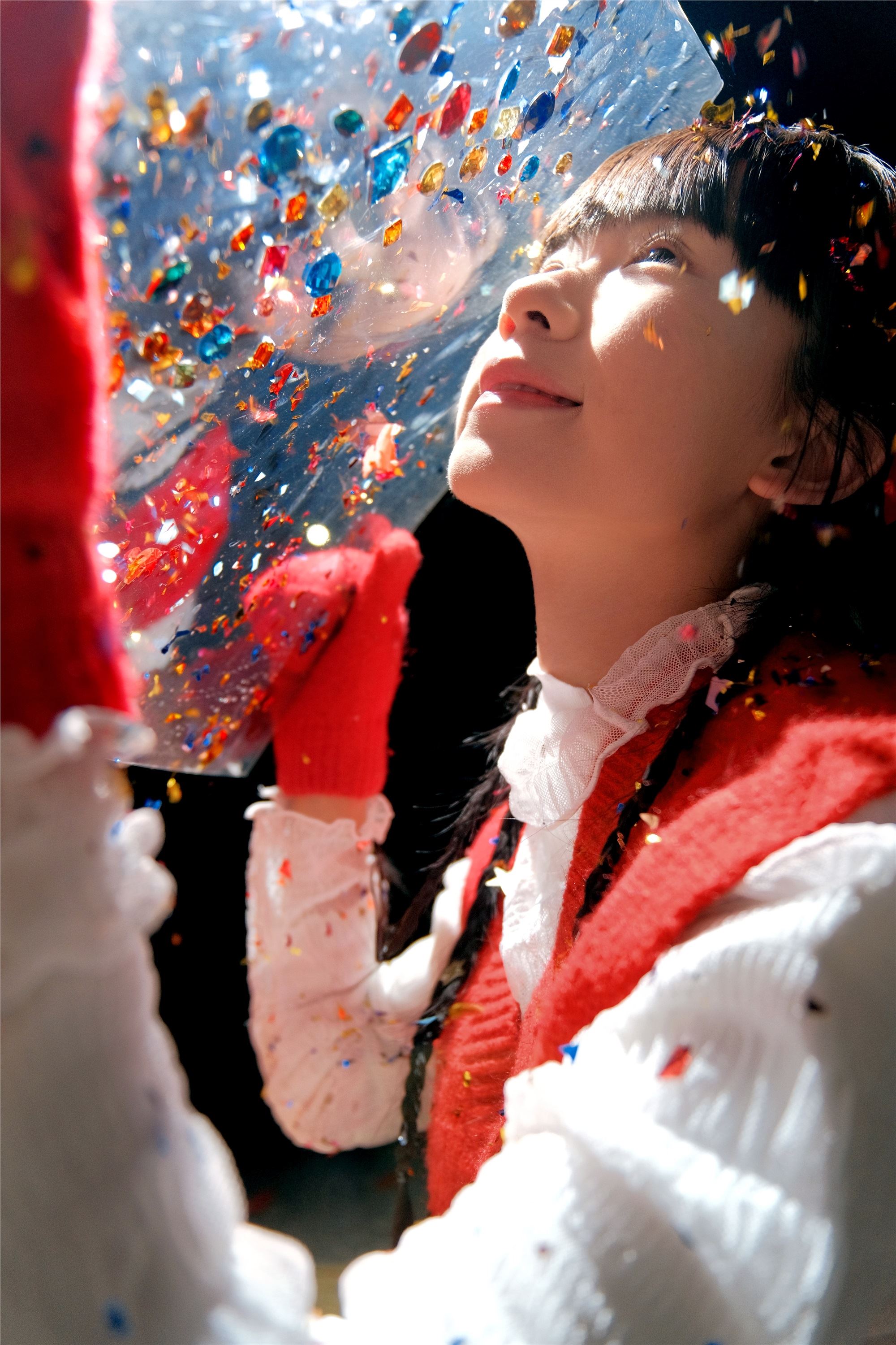 YITUYU 艺图语 2025.03.11 闪亮的新年 是三金呀